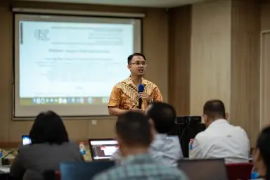 scientific-writing-camp-for-graduate-students-08076-1536x1024_copy_384x256